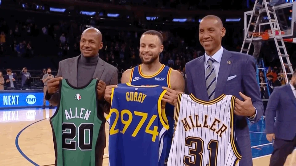 爱游戏在线登录-三分王重新登顶，刷新生涯纪录(三分王重新登顶,刷新生涯纪录是哪一集)