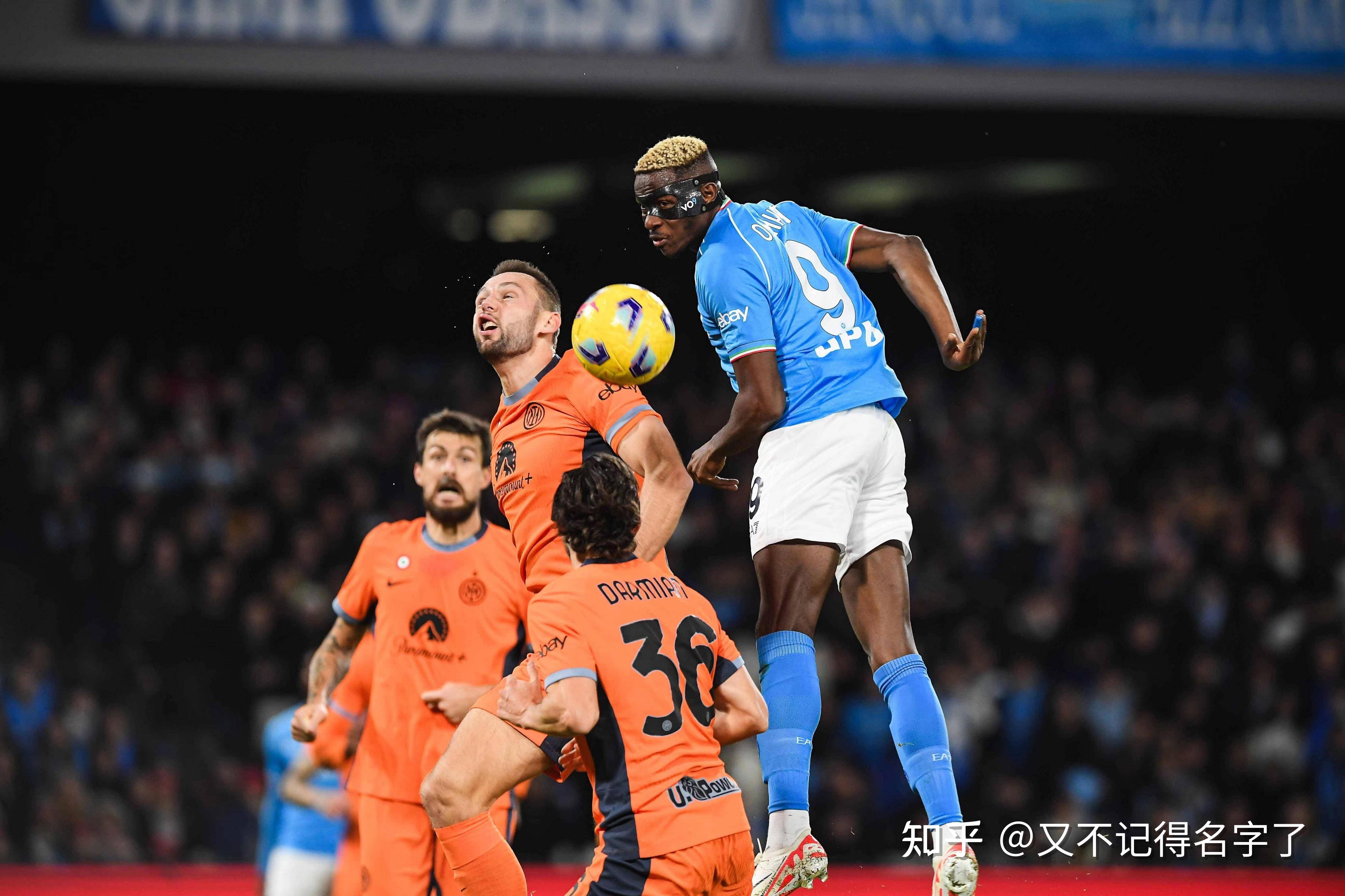 包含尤文图斯主场称霸,球队在主场气势如虹的词条 包含尤文图斯主场称霸,球队在主场气势如虹的词条