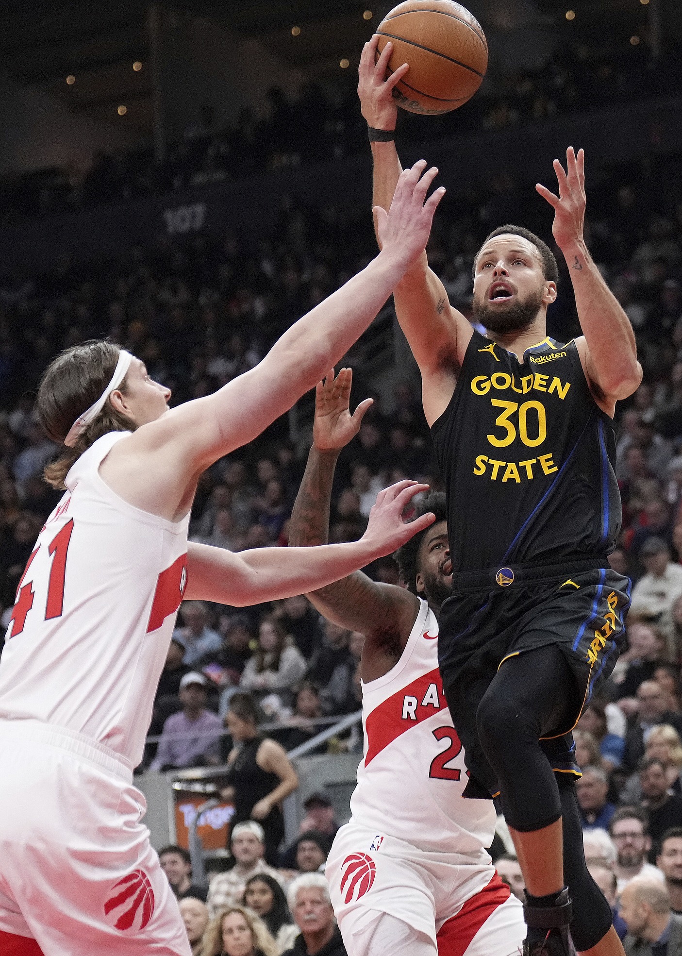 爱游戏官网入口-猛龙队加时赛力克对手，连胜五场