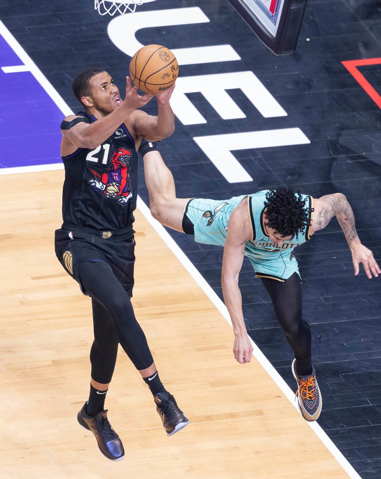 猛龙队加时赛力克对手,连胜五场 猛龙队加时赛力克对手,连胜五场