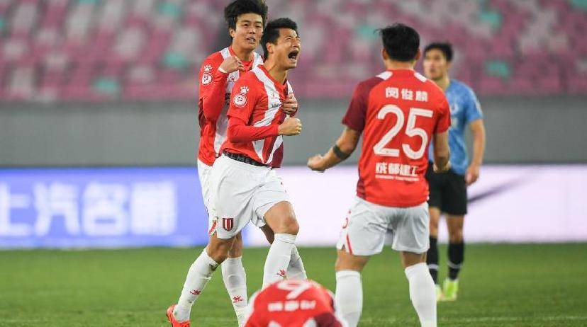 爱游戏官网入口-广州富力客场不敌北京国安，输球遗憾