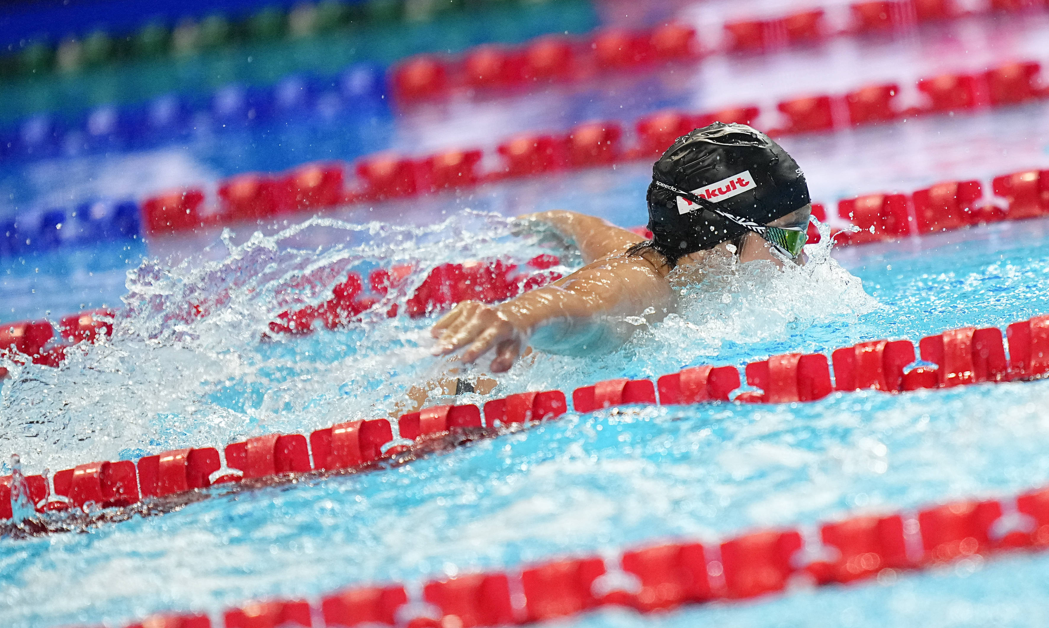 爱游戏官方登录入口-关于游泳蝶泳女子决赛选手速度惊人的信息