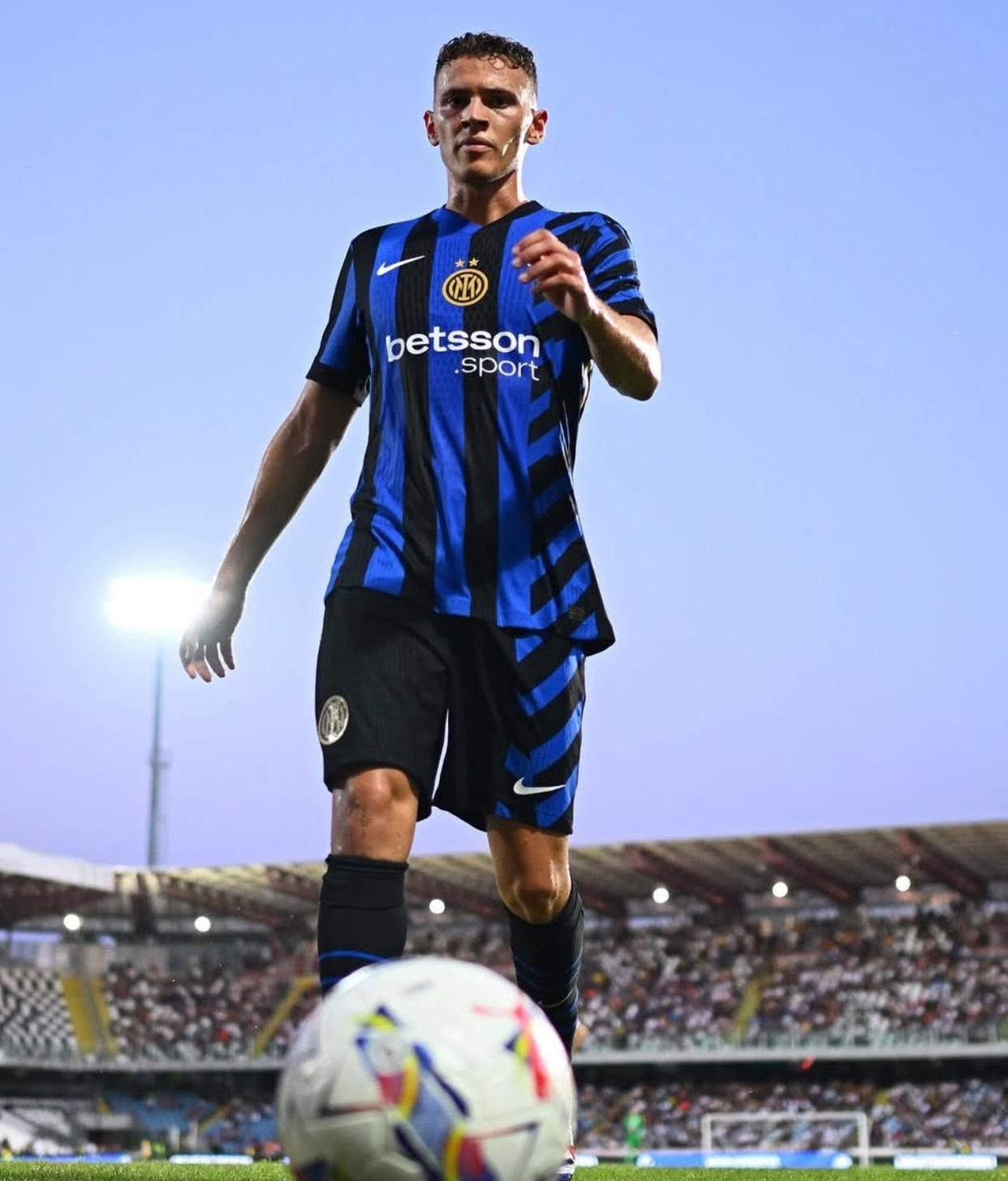 关于热那亚俱乐部计划进行青训营培训的信息