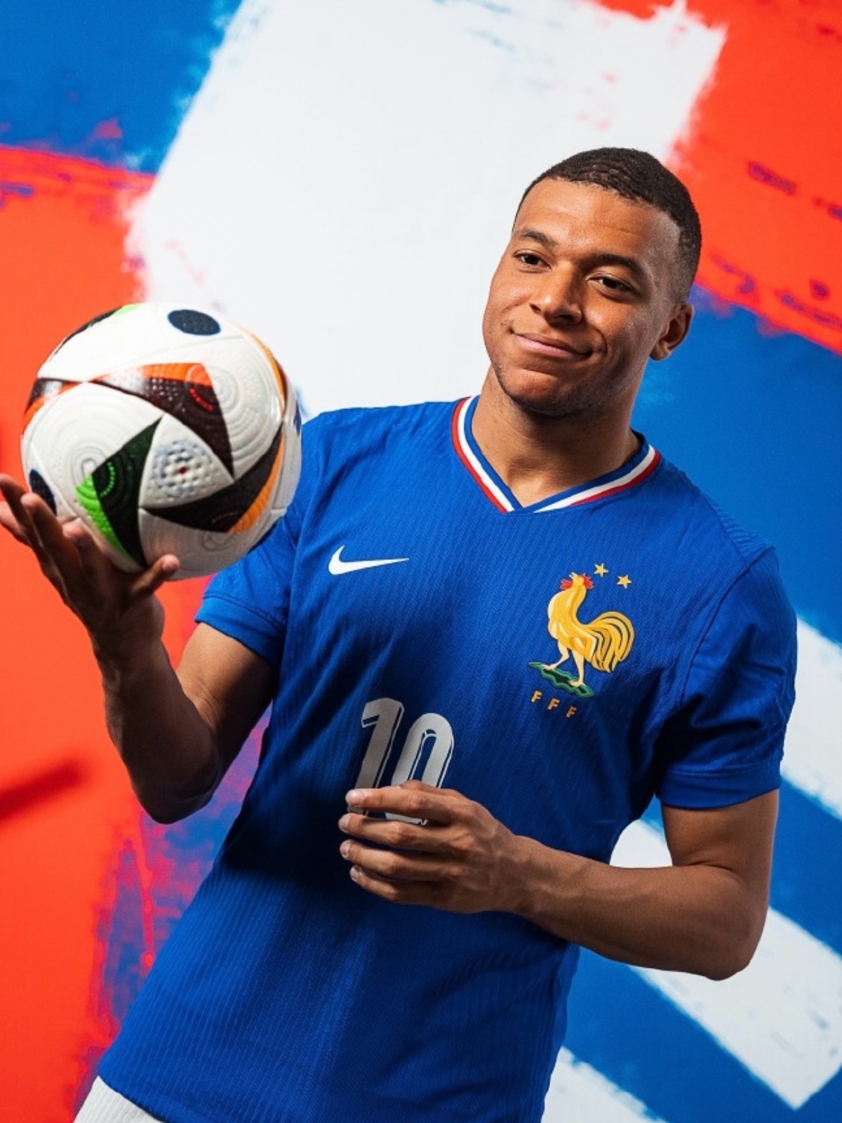 法国队战胜对手，晋级欧洲国家杯四强