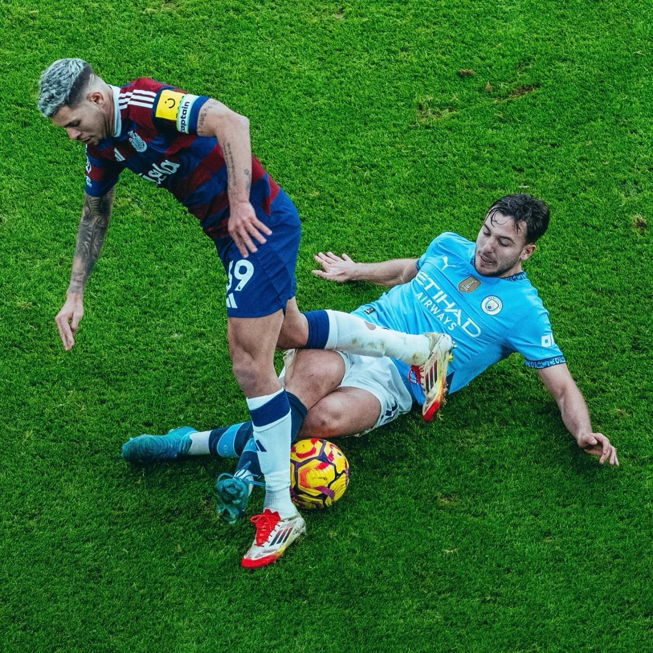 球队调整战术临危不乱，取得成功关键所在的简单介绍