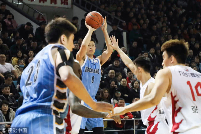 爱游戏官网网页版入口-极具挑战性对决，赛场上凶险四起