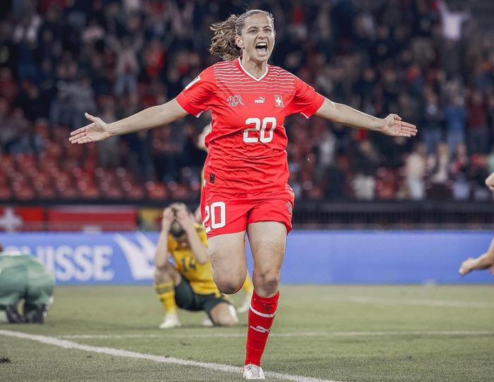 瑞士女足队在比赛中取得胜利