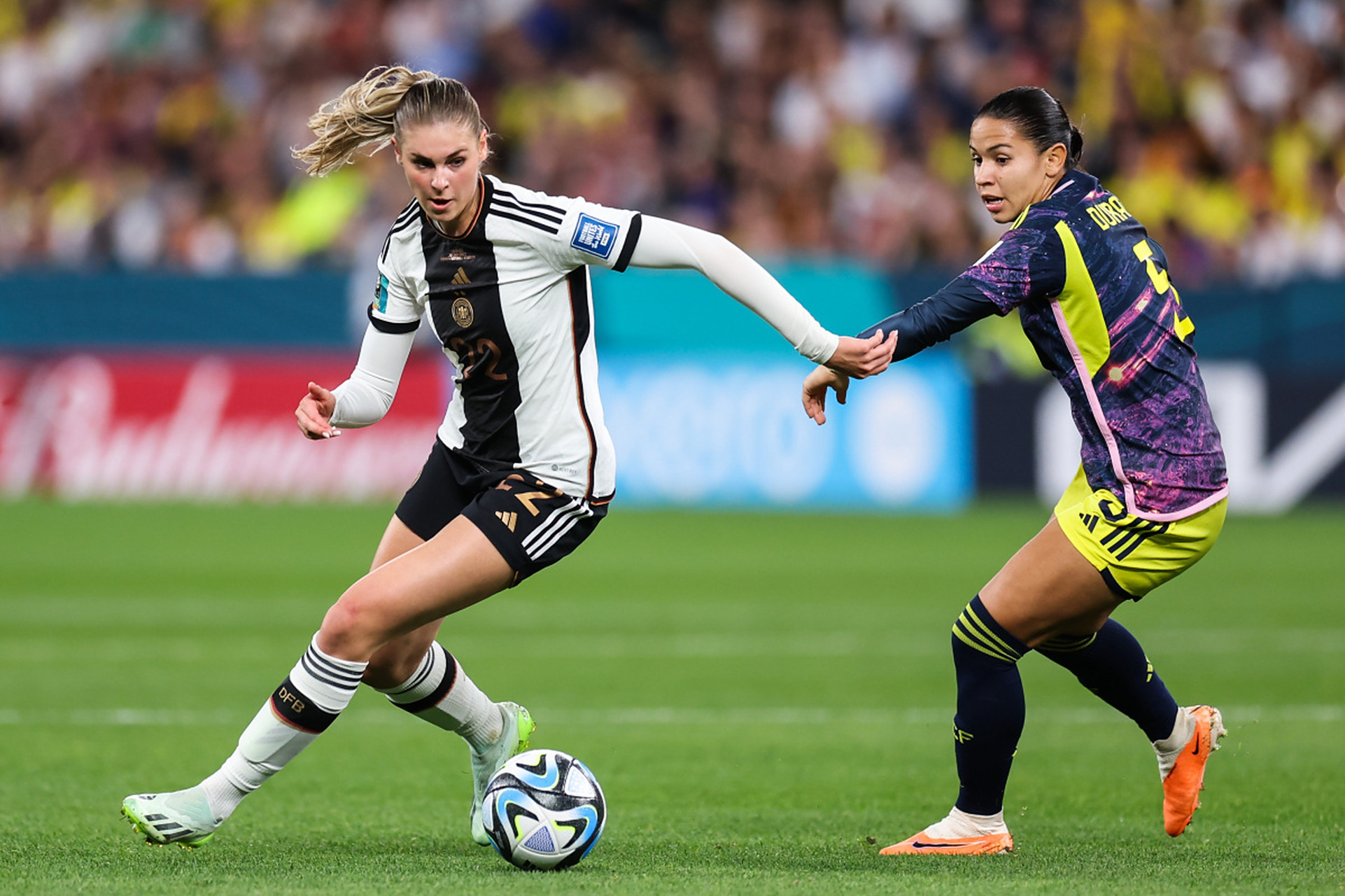 爱游戏官网-加拿大女足擒下牙买加，晋级八强