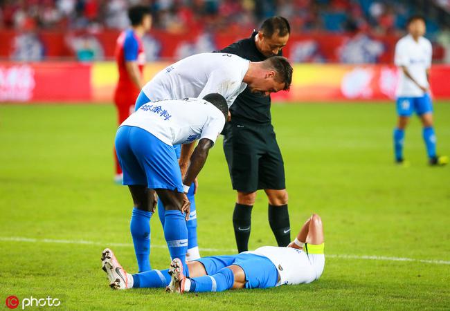 天津泰达队长受伤，球队面临阵容调整的简单介绍