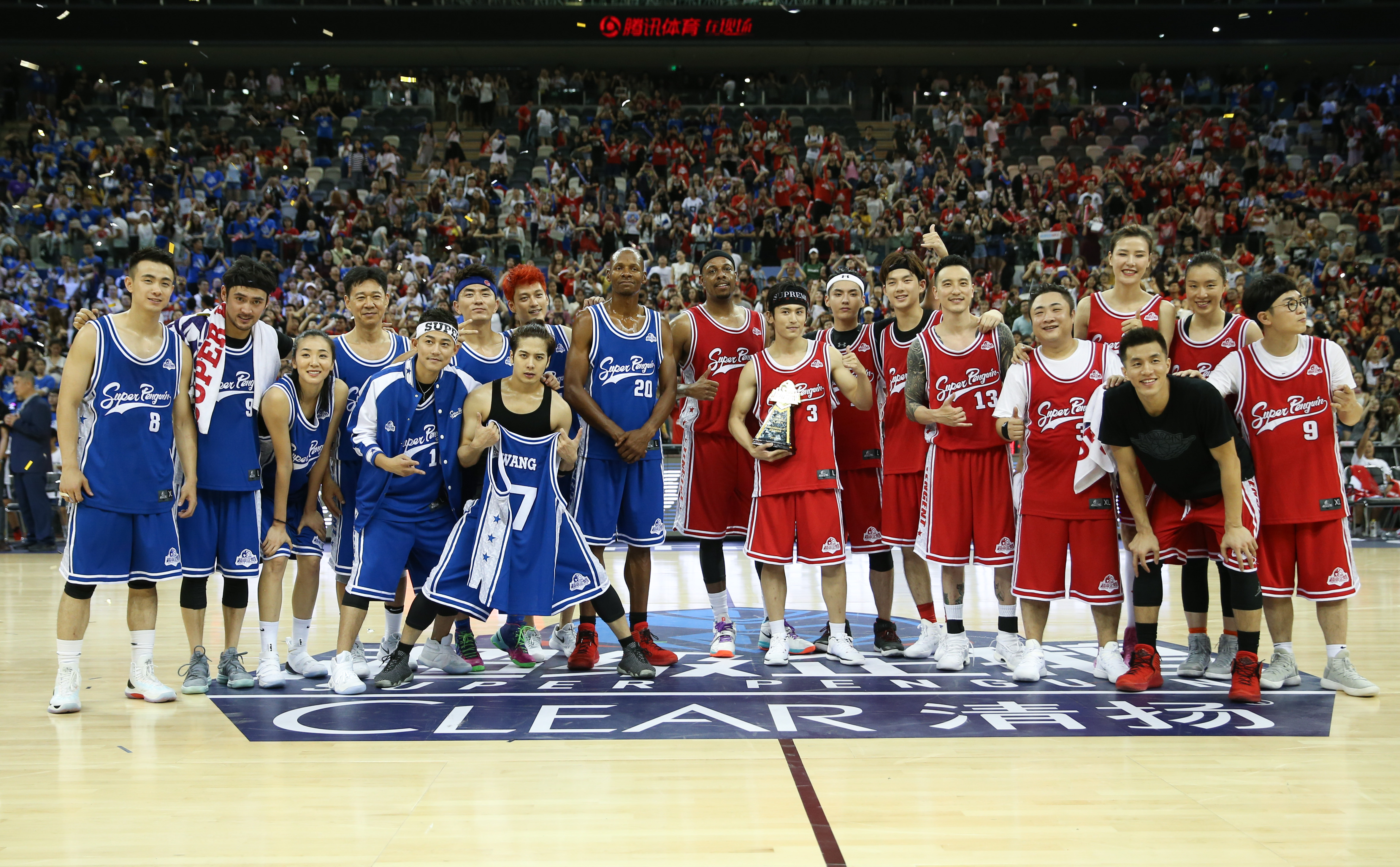 球星们在赛场上大放异彩,世界篮球赛惊艳绽放的简单介绍 球星们在赛场上大放异彩,世界篮球赛惊艳绽放的简单介绍